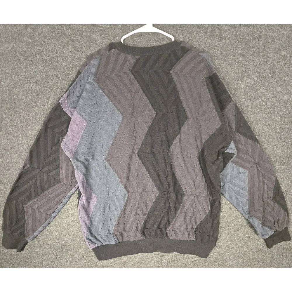 TUNDRA CANADA 90s V-Neck Multicolor Geometric Pattern Sweater Men's Coogi